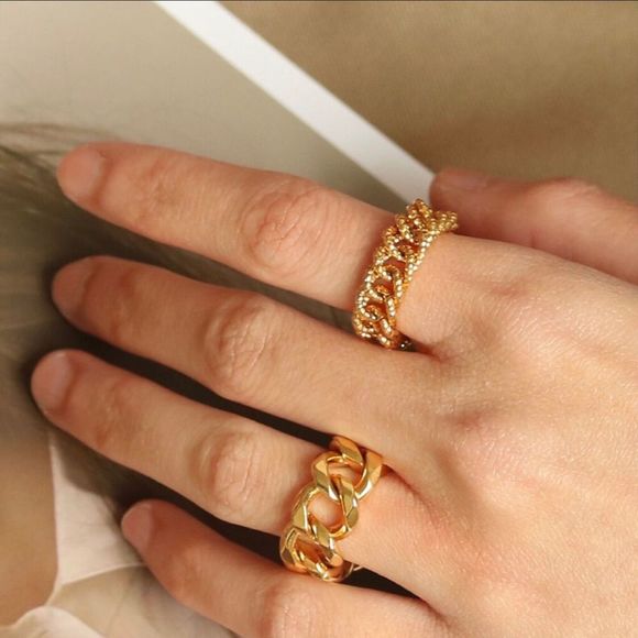 18K Gold Plated Minimalistic Cuban Link Statement Ring - Picture 4 of 8